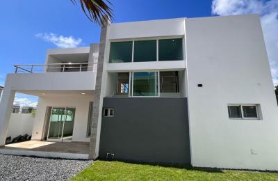 Vivienda de lujo en Residencial Las Orquídeas! 🌟